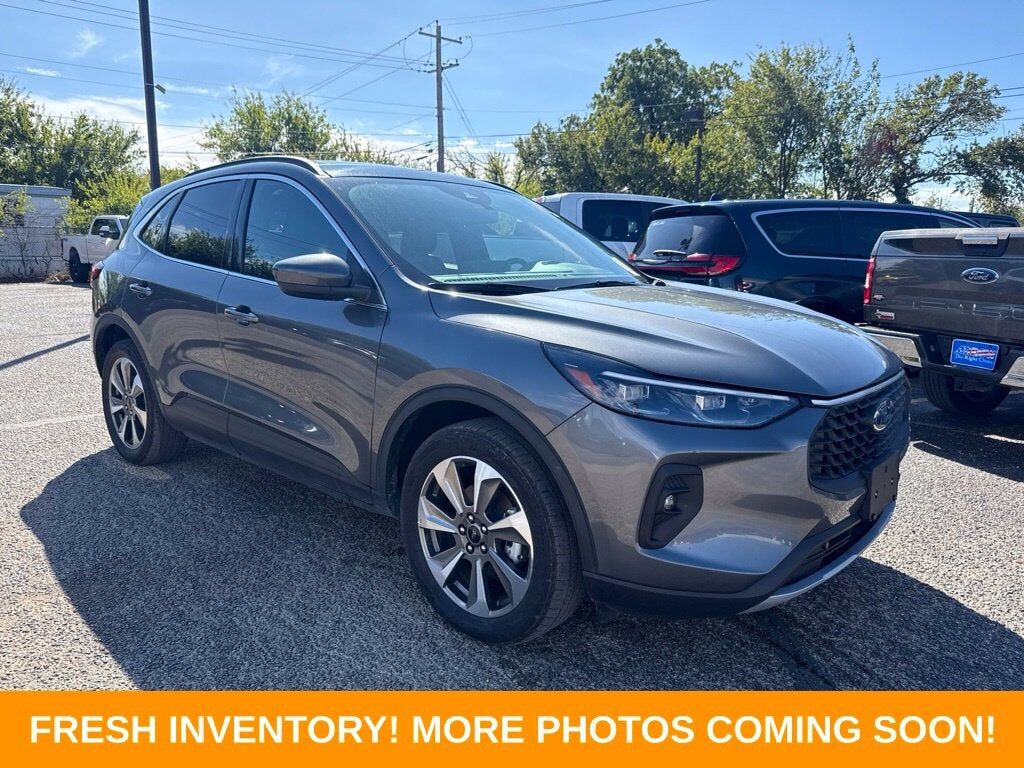 2025 FORD Escape