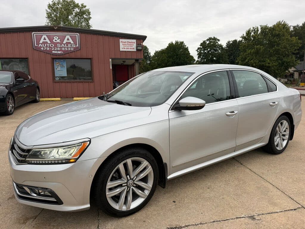 2017 VOLKSWAGEN Passat