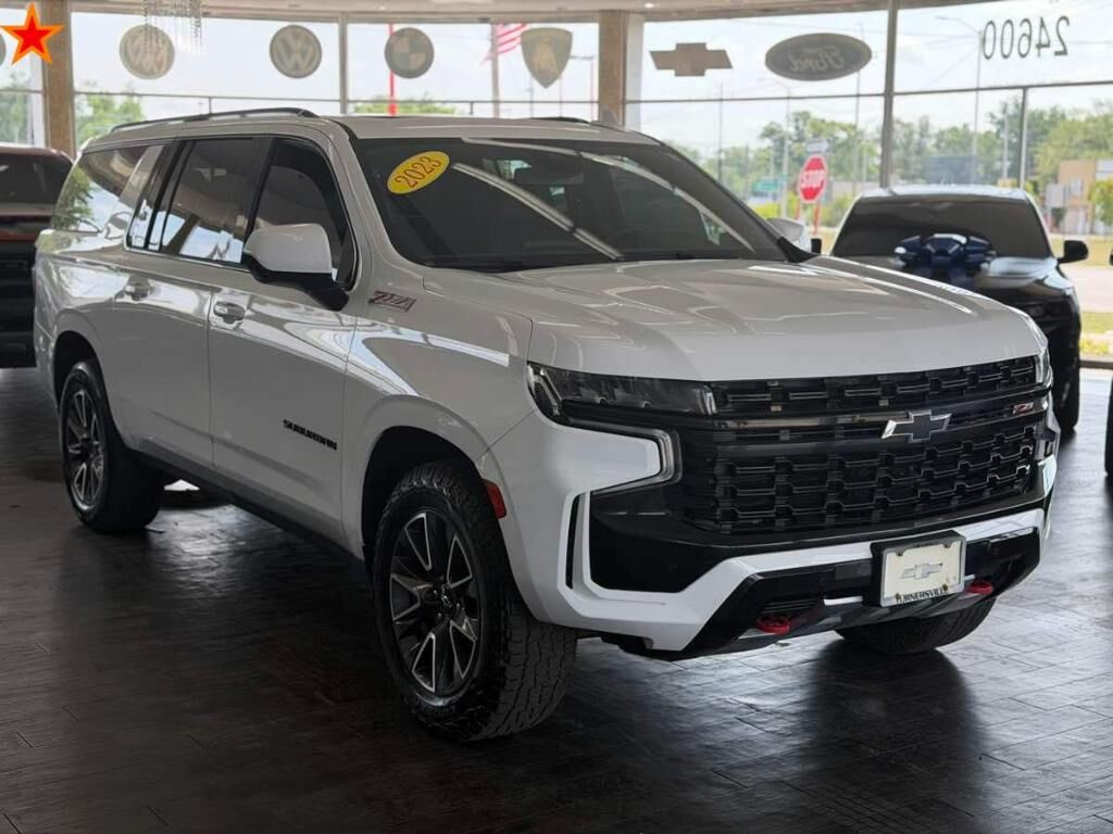 2023 CHEVROLET Suburban