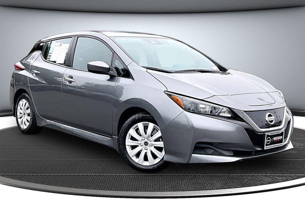 2022 NISSAN Leaf