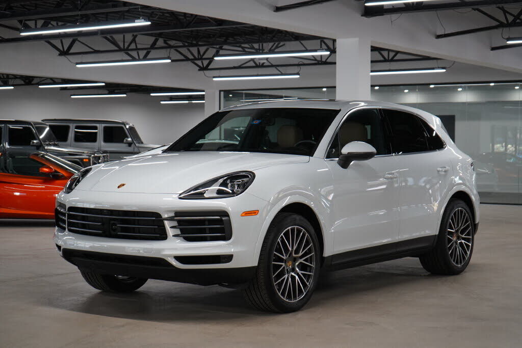 2022 PORSCHE Cayenne