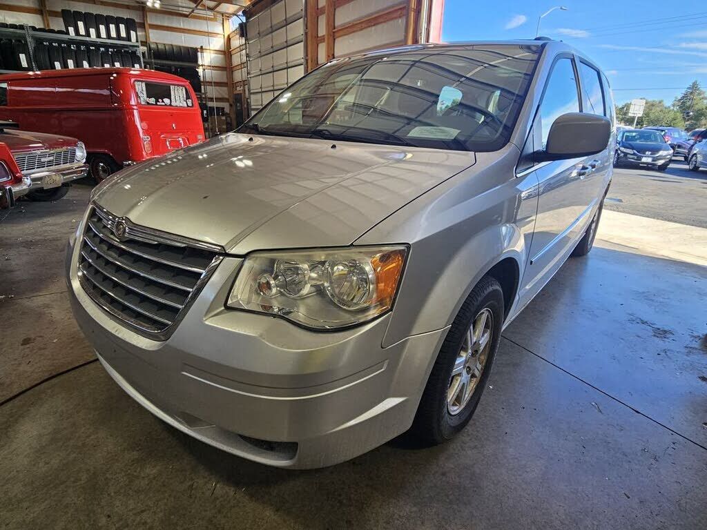 2010 CHRYSLER Town and Country