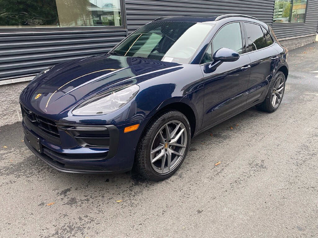 2023 PORSCHE Macan