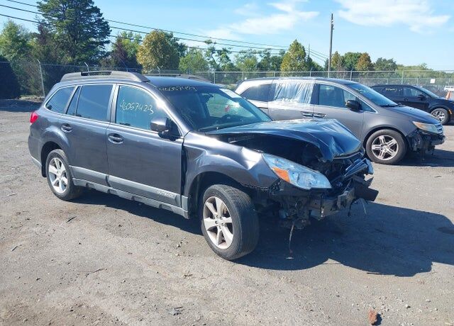 2013 SUBARU Outback