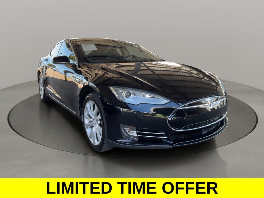 2015 TESLA Model S