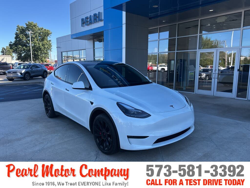 2024 TESLA Model Y