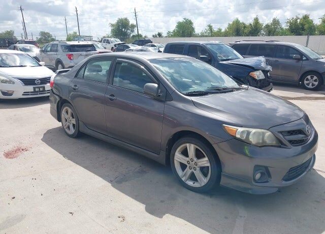 2013 TOYOTA Corolla