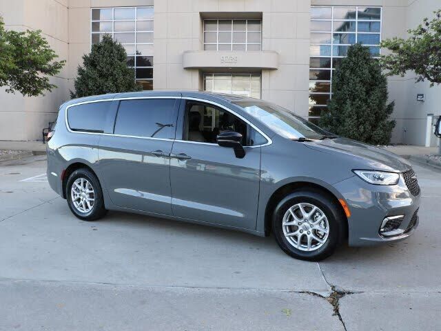 2025 CHRYSLER Pacifica