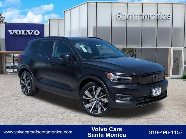 2021 VOLVO XC40