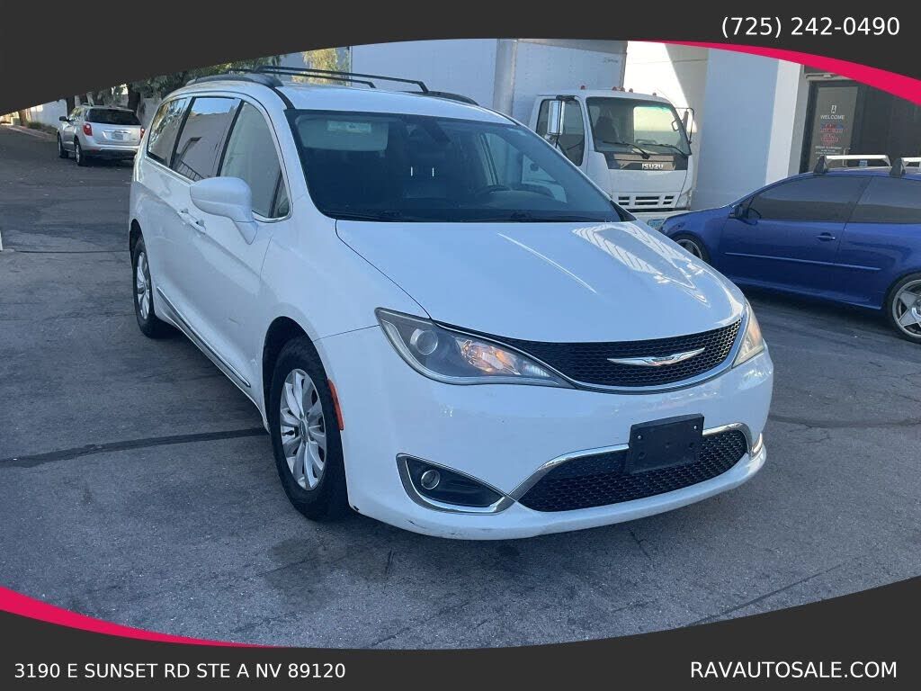 2017 CHRYSLER Pacifica