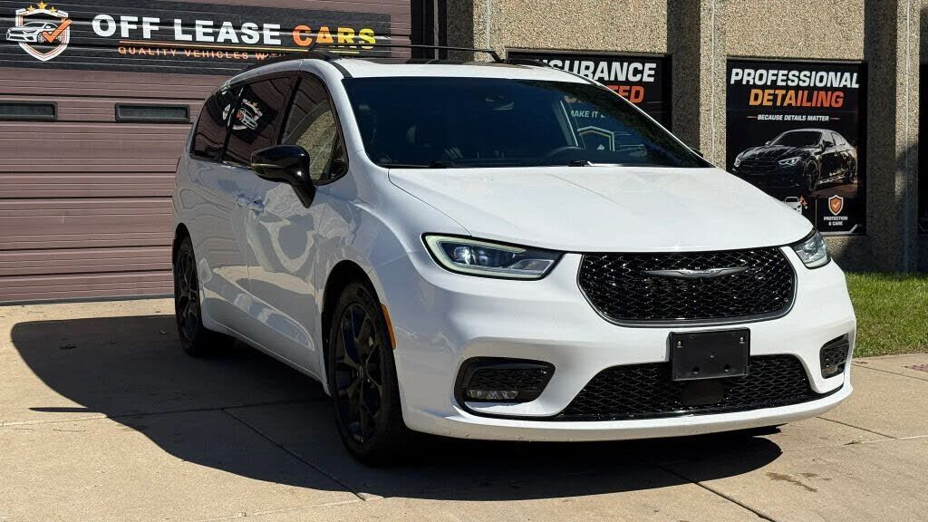 2025 CHRYSLER Pacifica