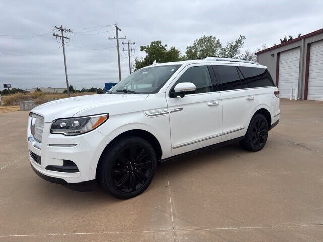 2022 LINCOLN Navigator