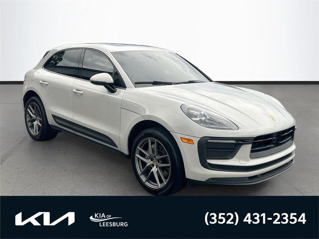 2023 PORSCHE Macan