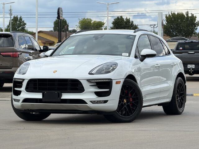 2017 PORSCHE Macan