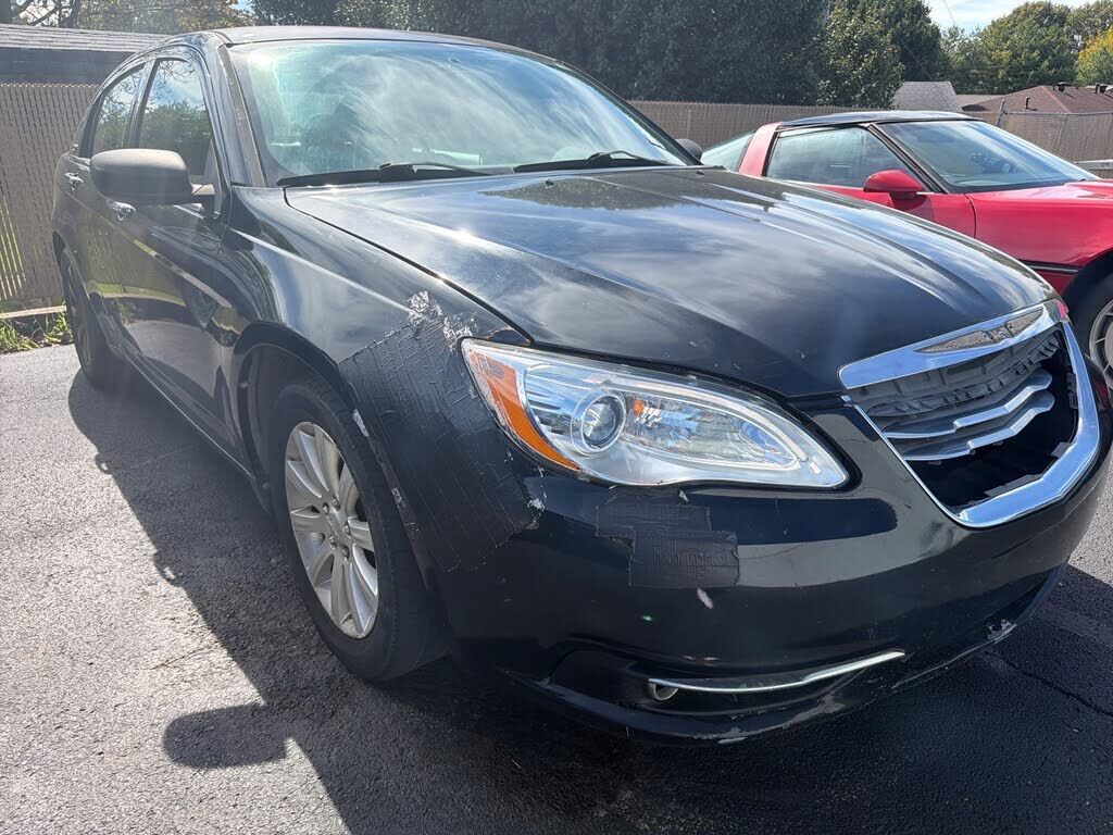 2013 CHRYSLER 200
