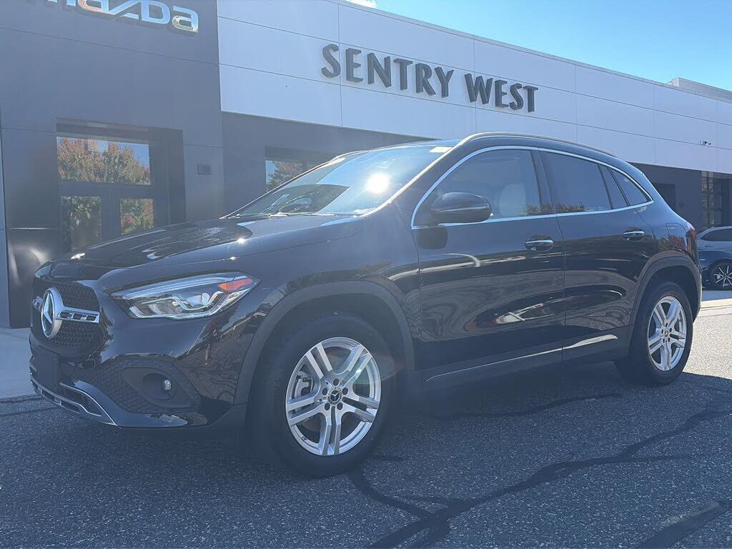 2023 MERCEDES-BENZ GLA-Class