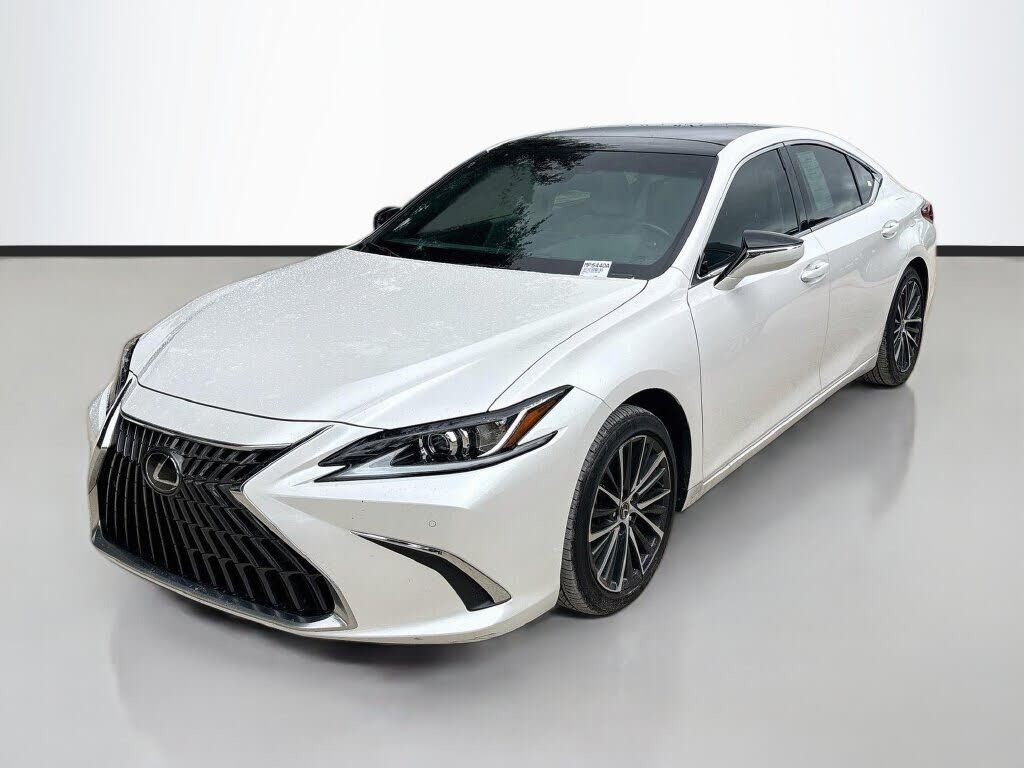 2025 LEXUS ES