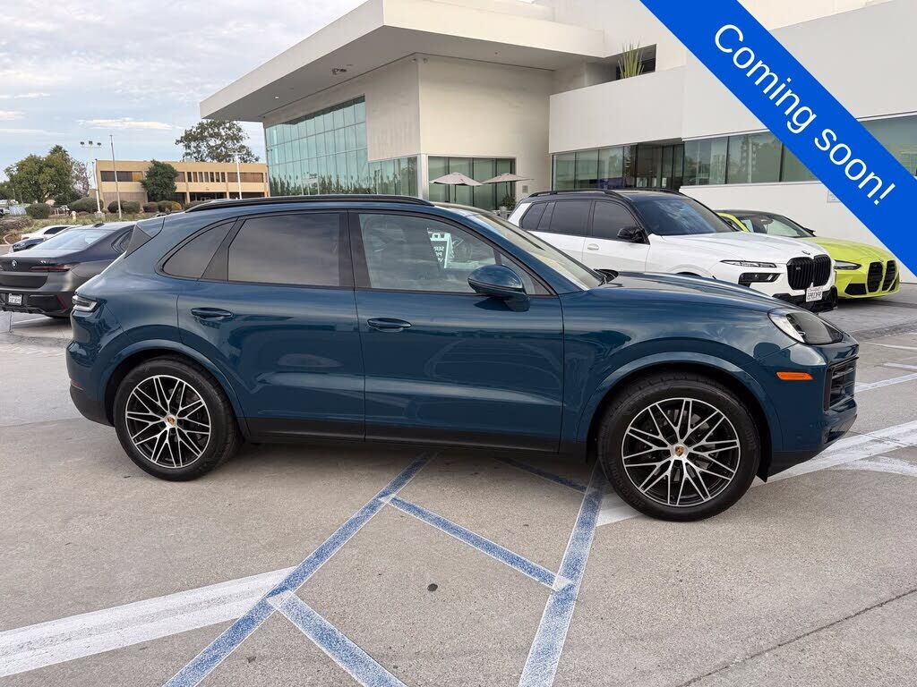 2024 PORSCHE Cayenne