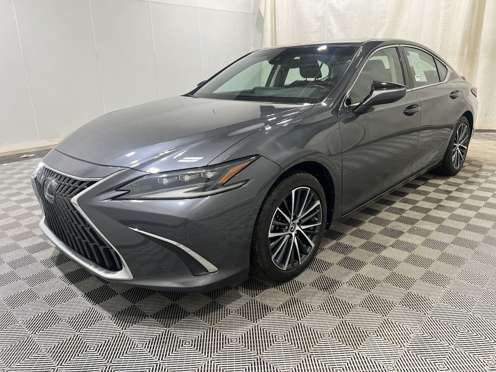 2024 LEXUS ES