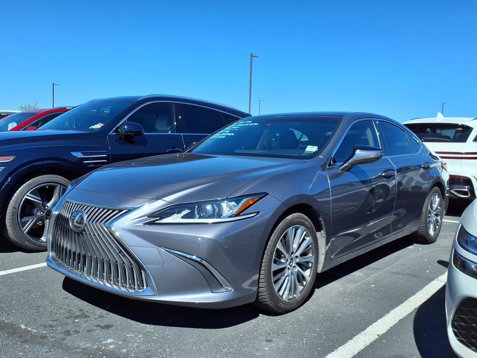 2019 LEXUS ES