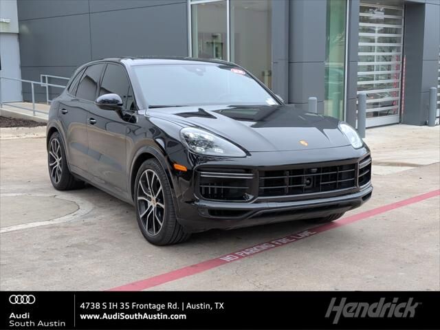 2022 PORSCHE Cayenne