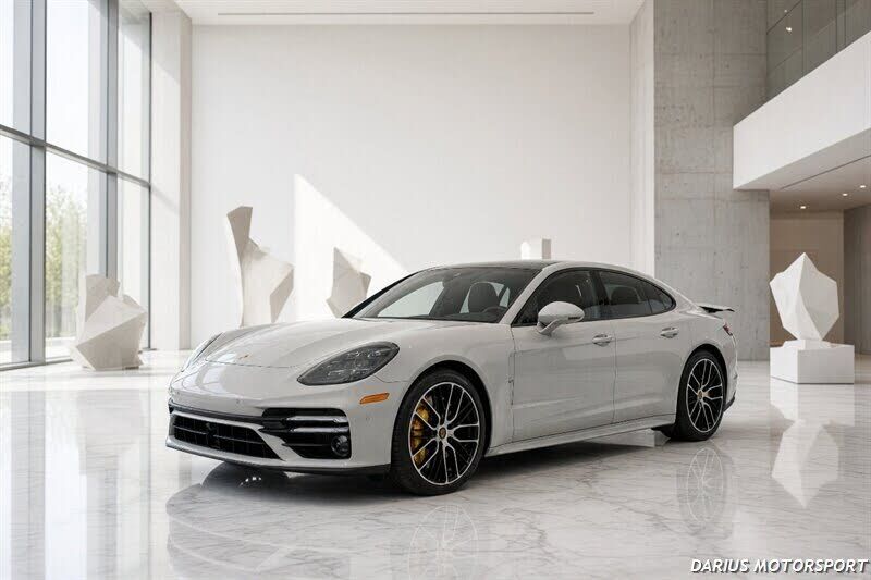 2023 PORSCHE Panamera