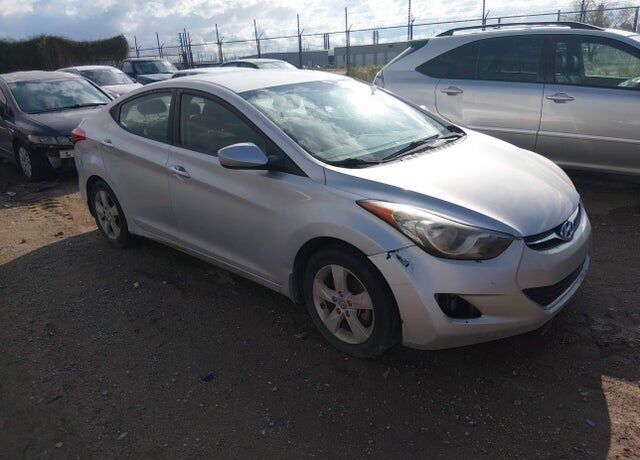 2013 HYUNDAI Elantra