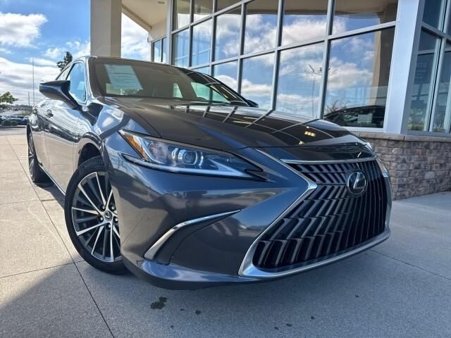 2023 LEXUS ES