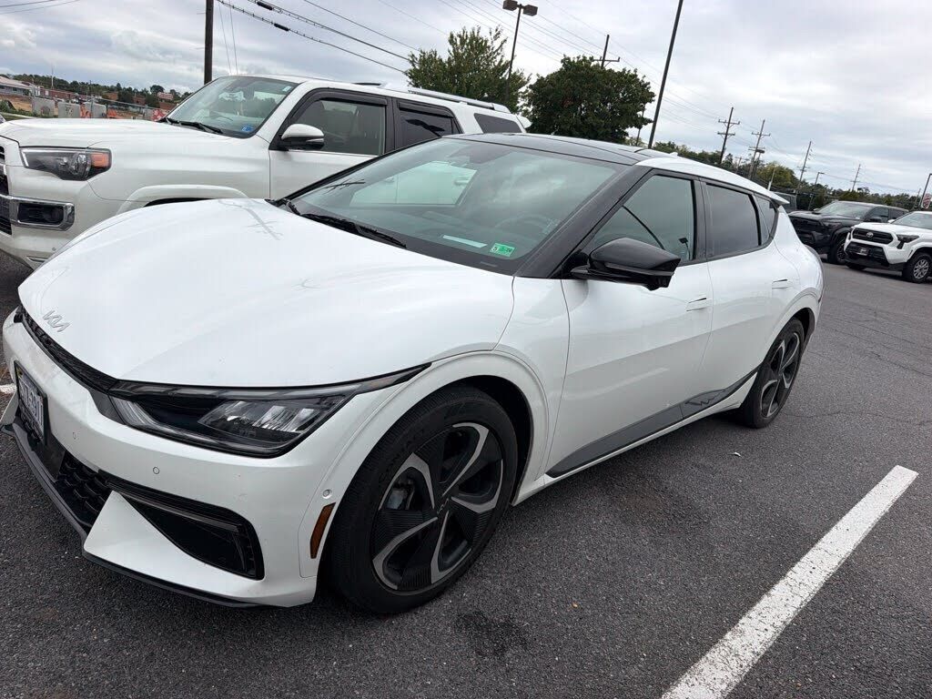 2023 KIA EV6