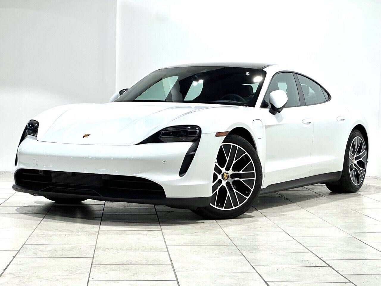 2022 PORSCHE Taycan