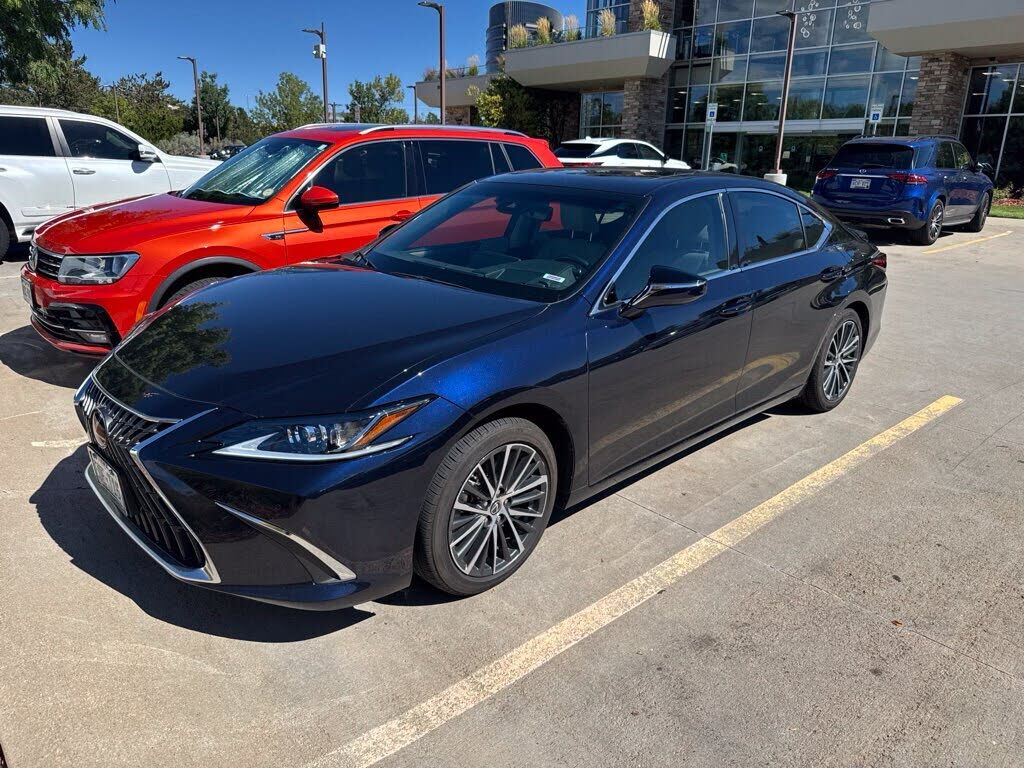 2025 LEXUS ES