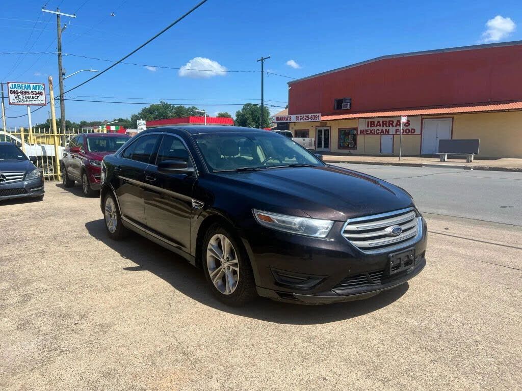 2013 FORD Taurus