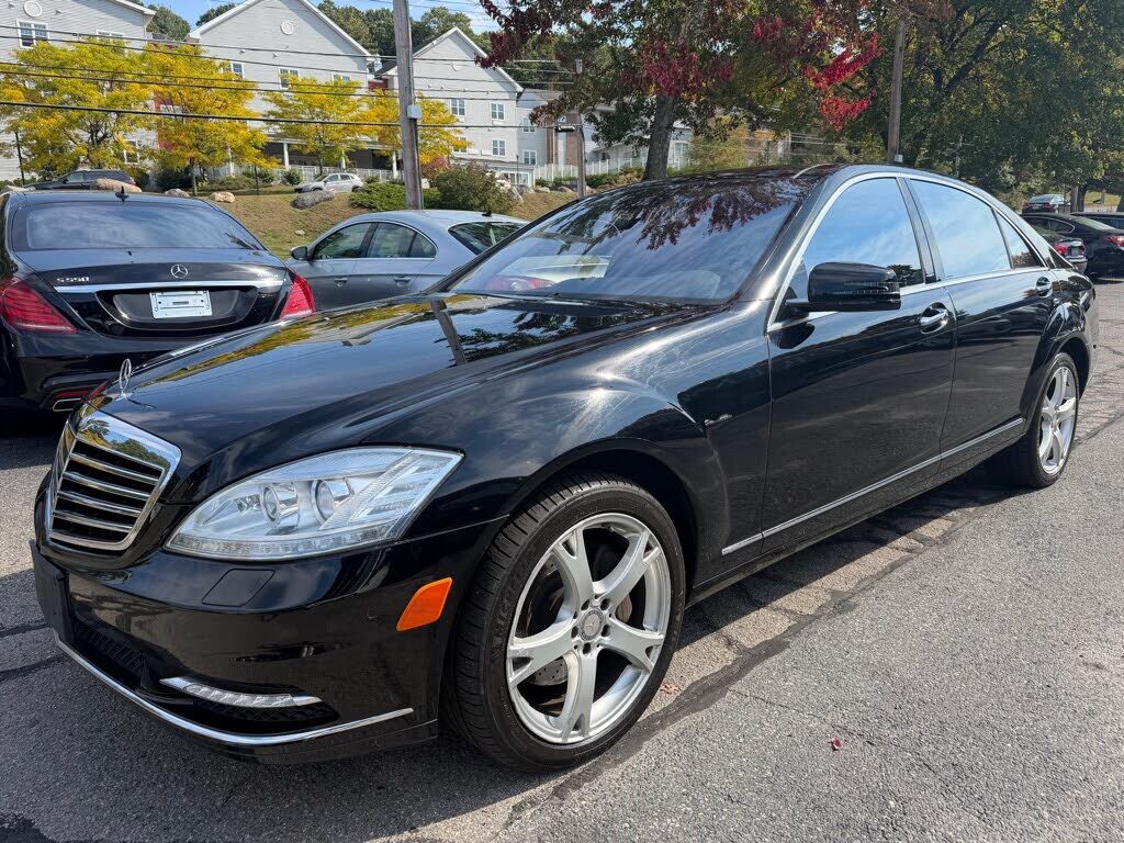 2013 MERCEDES-BENZ S-Class