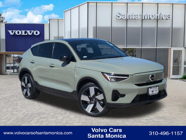 2023 VOLVO C40