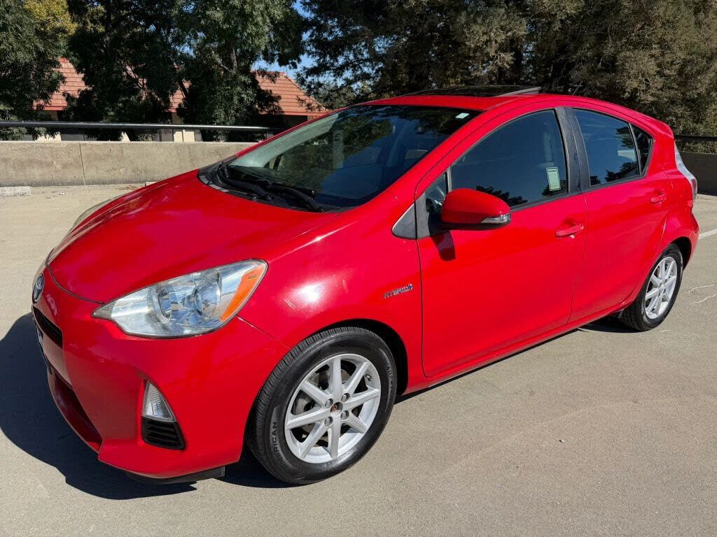 2013 TOYOTA Prius