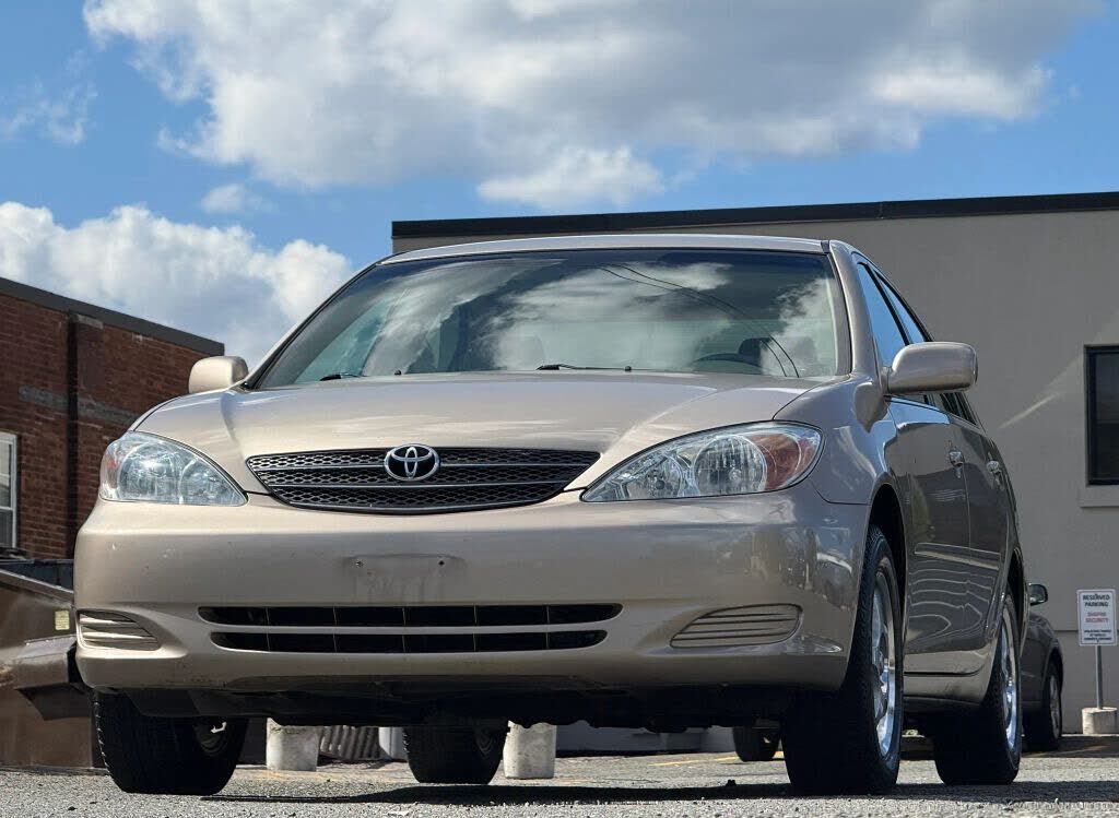 2004 TOYOTA Camry