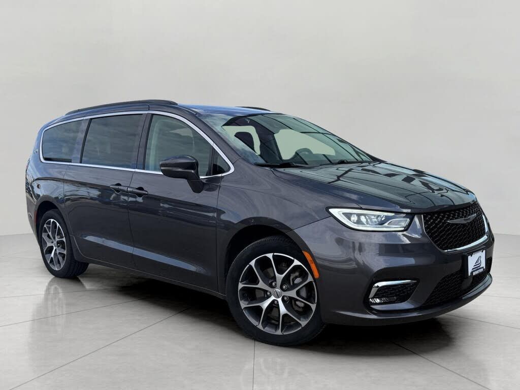 2022 CHRYSLER Pacifica