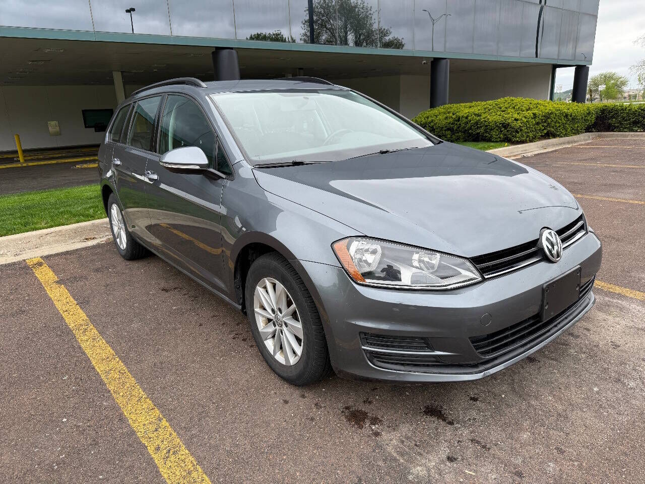 2017 VOLKSWAGEN Golf SportWagen