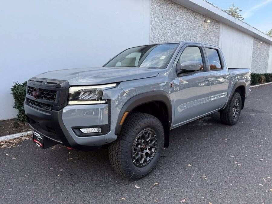 2026 NISSAN Frontier