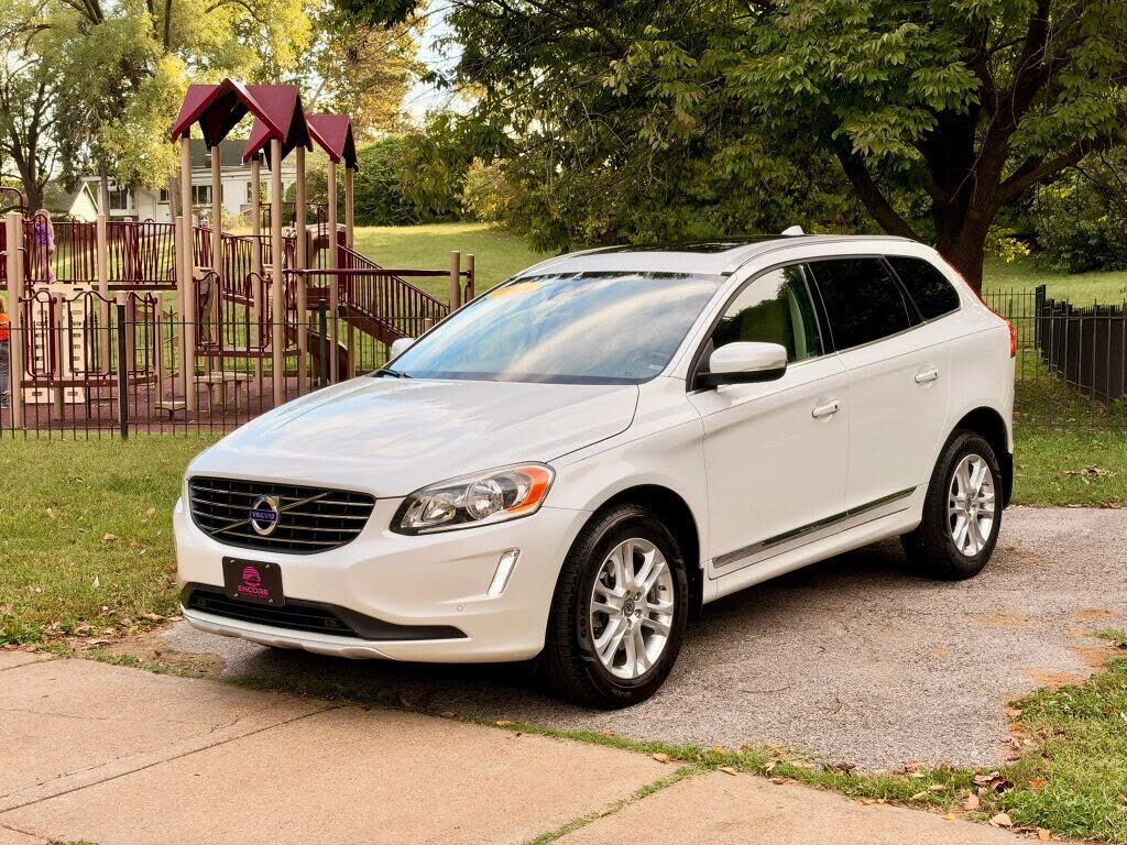 2015 VOLVO XC60