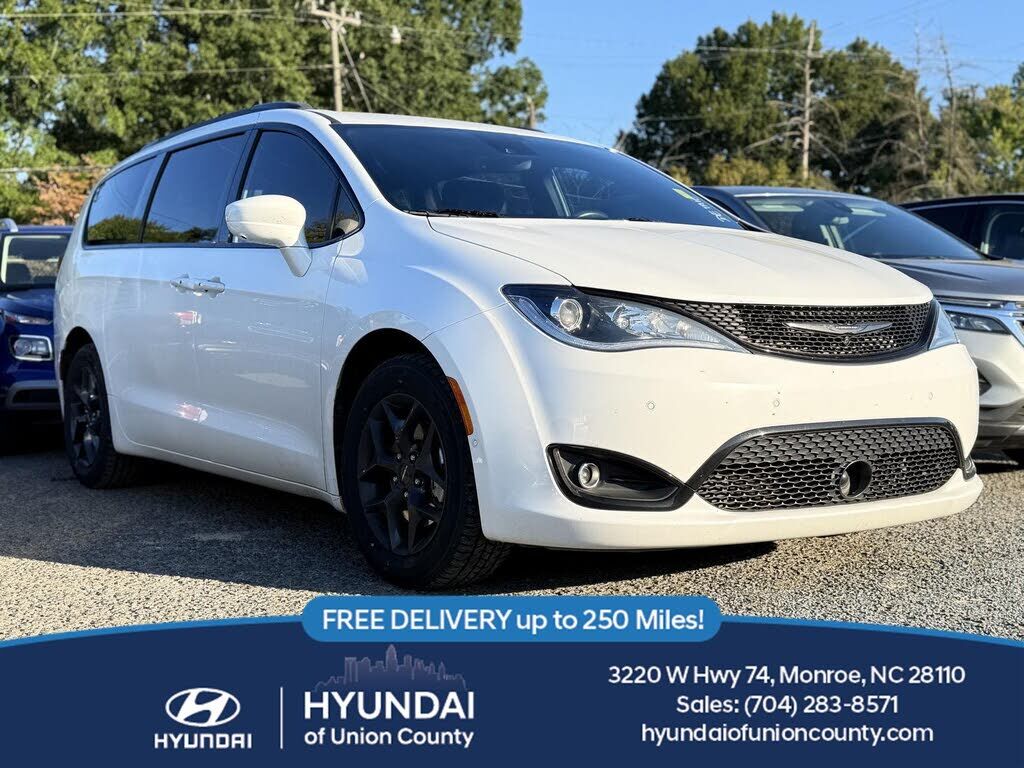 2019 CHRYSLER Pacifica
