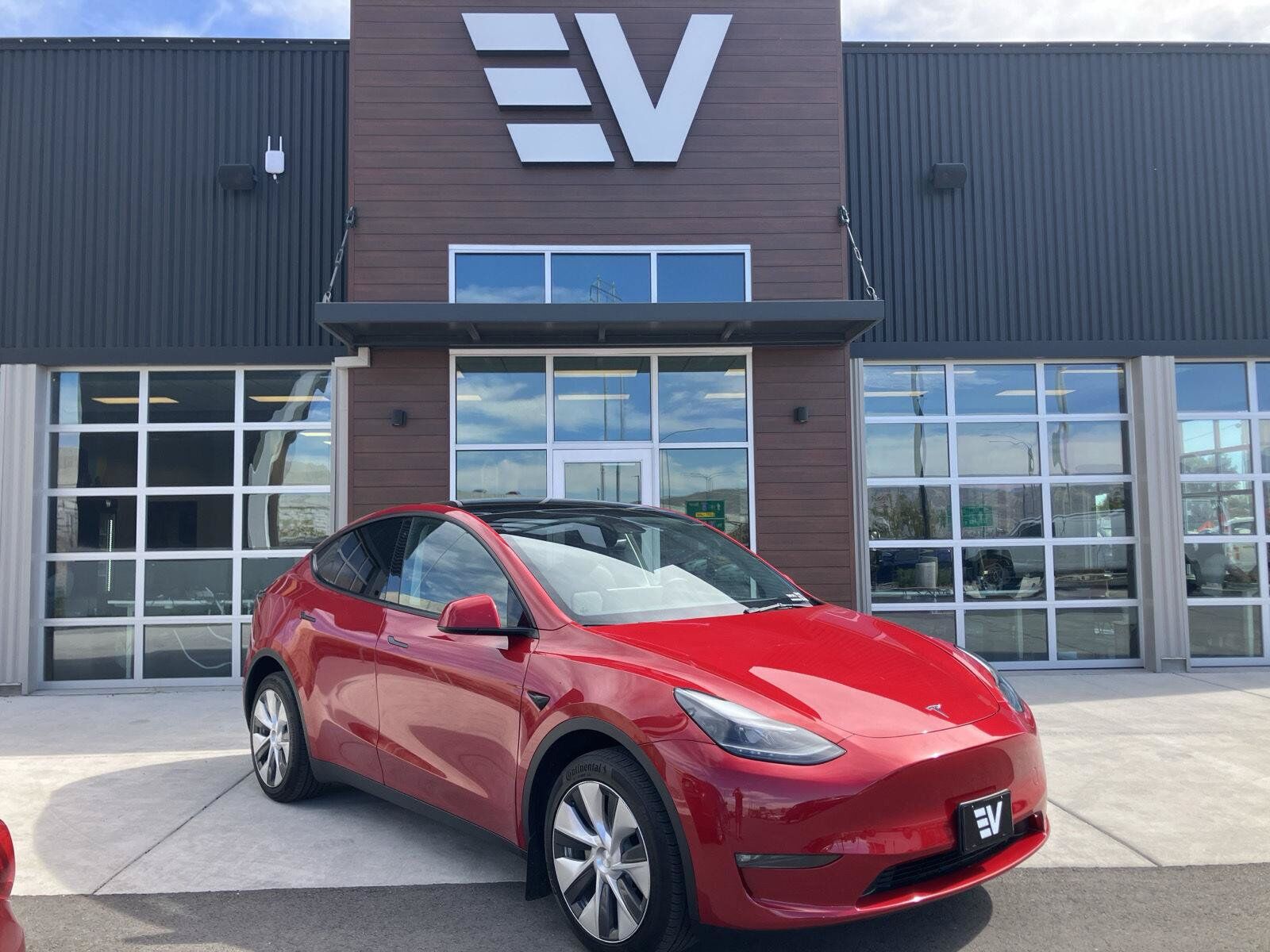 2023 TESLA Model Y