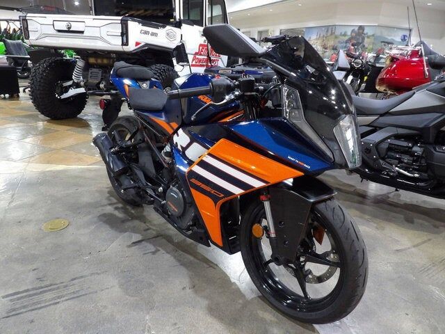 2024 KTM RC