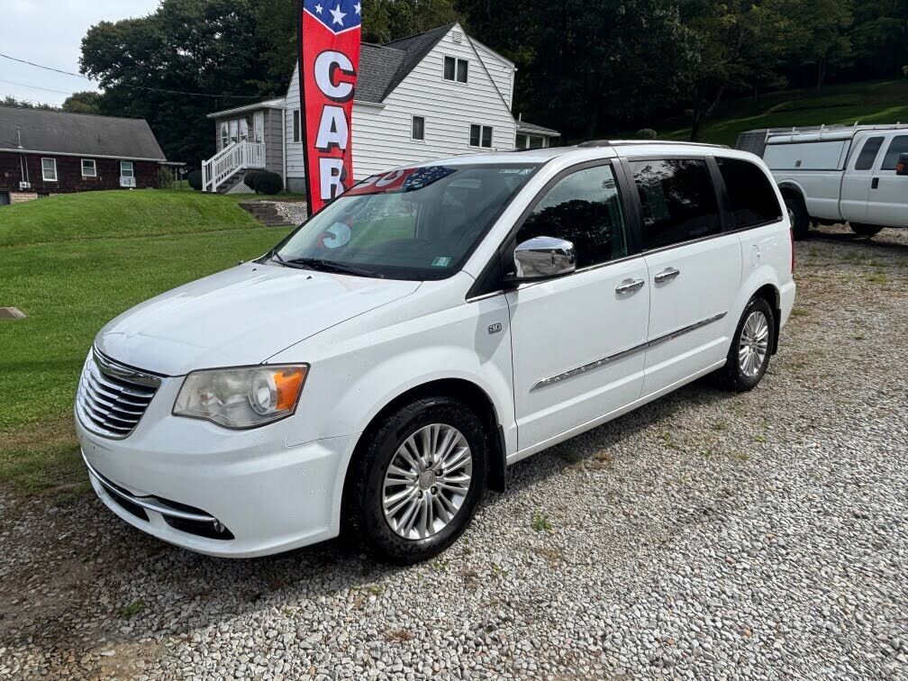 2014 CHRYSLER Town and Country