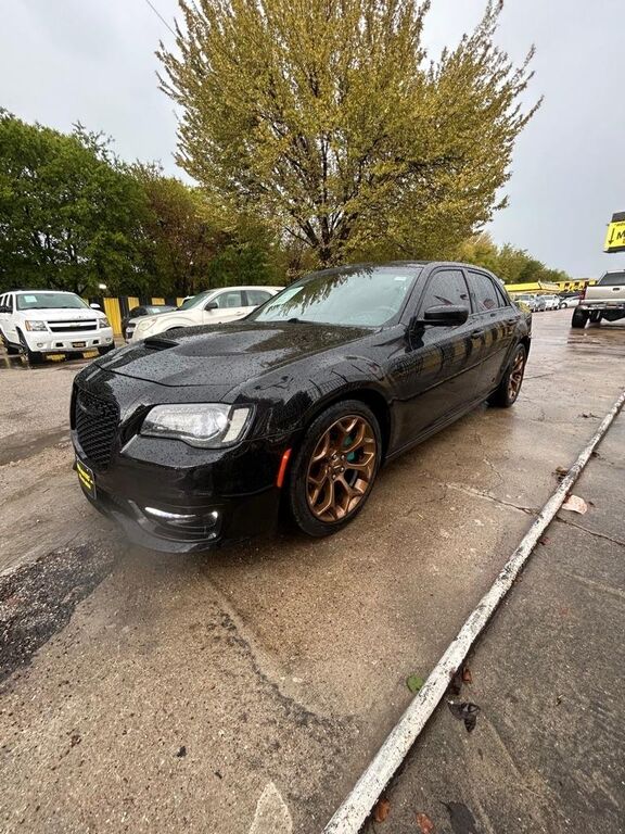 2019 CHRYSLER 300
