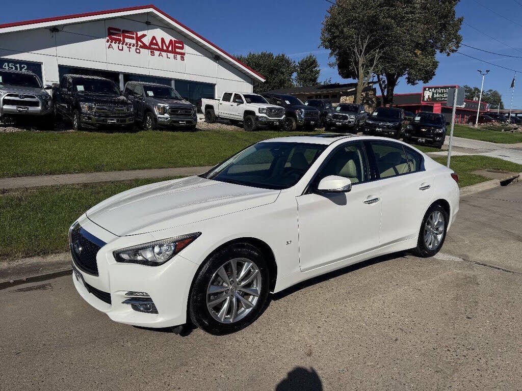 2015 INFINITI Q50