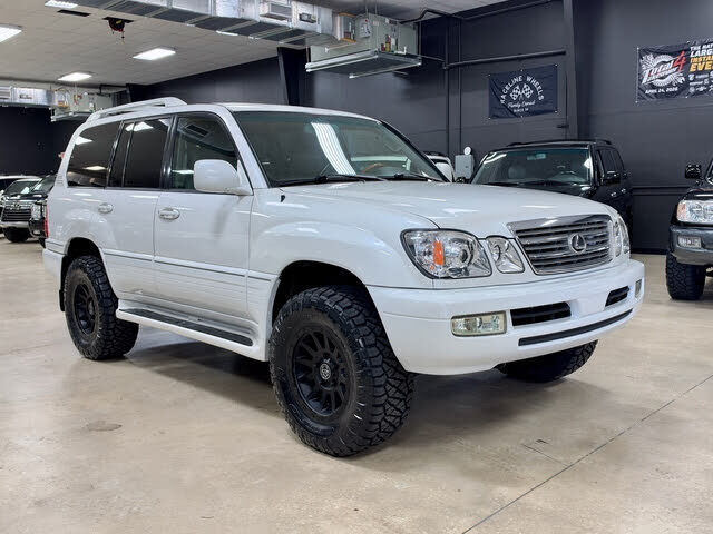 2004 LEXUS LX