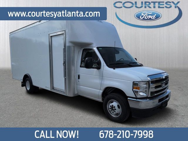 2027 FORD E-450