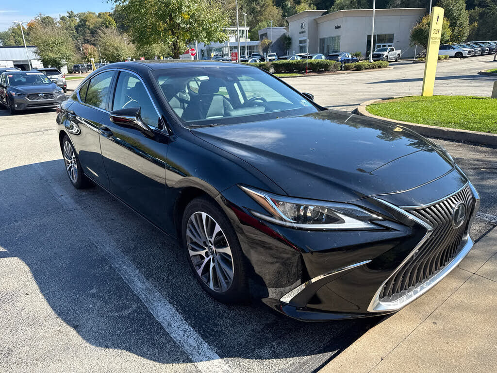 2020 LEXUS ES
