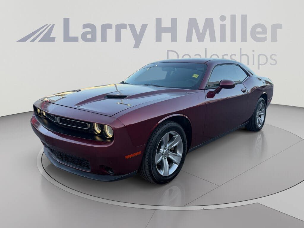 2017 DODGE Challenger